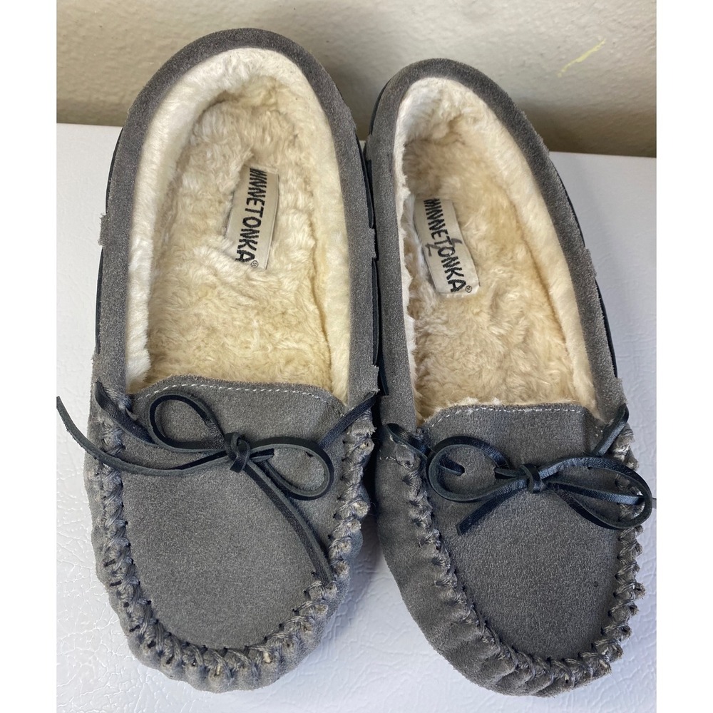 Minnetonka Cally Grey Suede Faux Fur Lined Moccasin Slippers Womens 8M